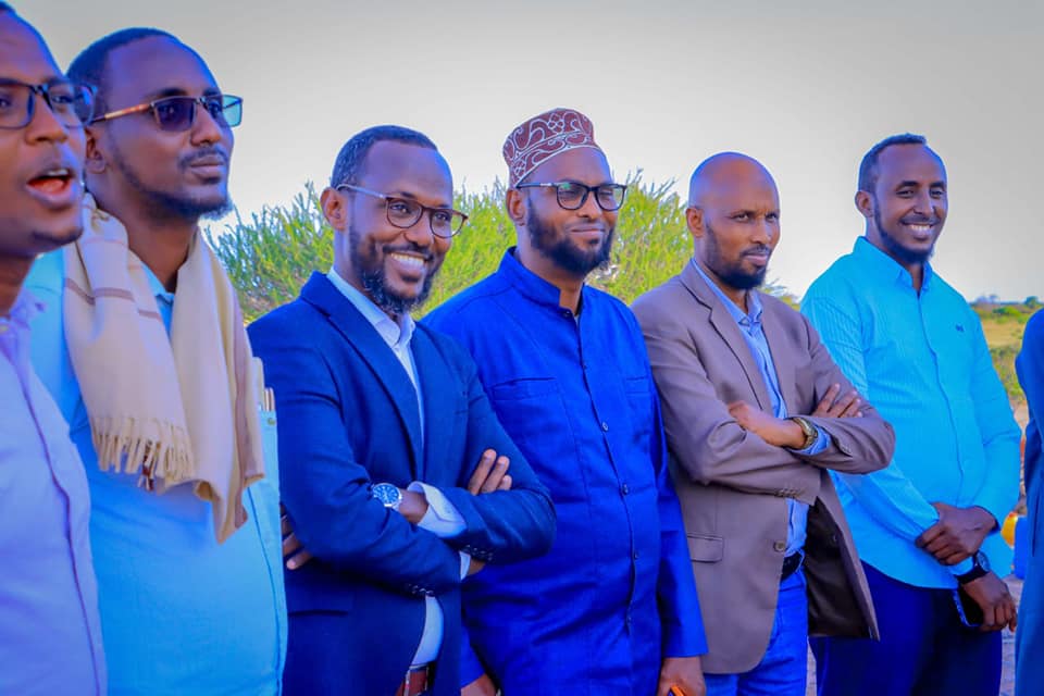 Gudoomiyaha degmada Cadaado, ku xigeenkiisa iyo mas’uuliyiin kale oo kormeeray deegaanada Faryar, Laasbuur iyo Docoleey.